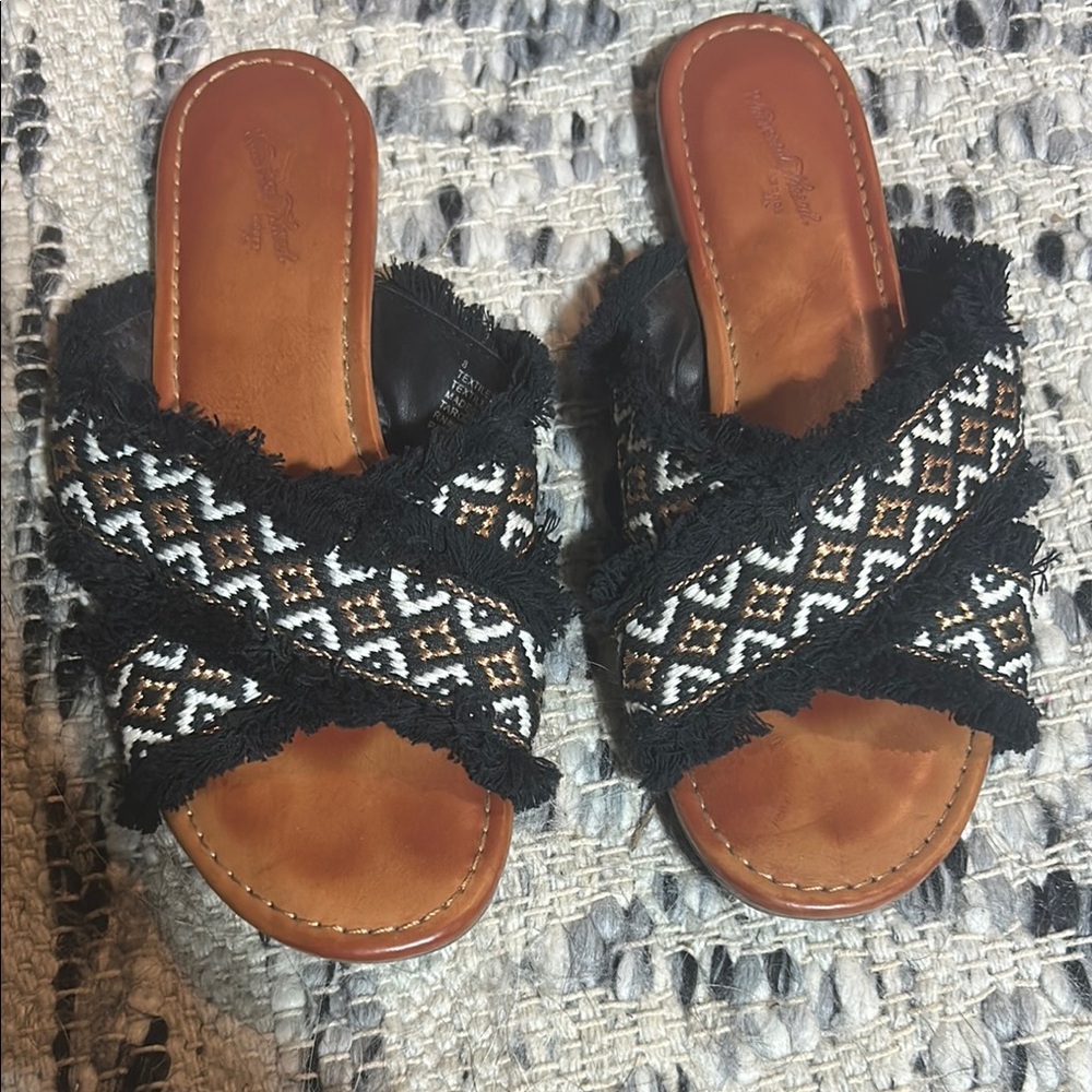 Universal Thread Sandals - Picture 2 of 7